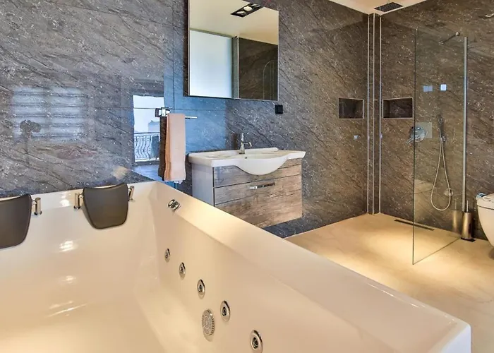 4 Bedroom 4792 Villa