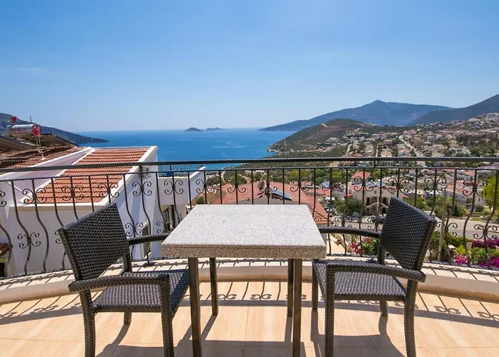 4 Bedroom 4792 *