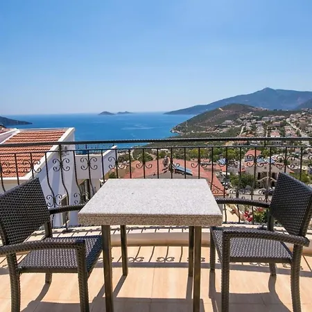 4 Bedroom 4792 *